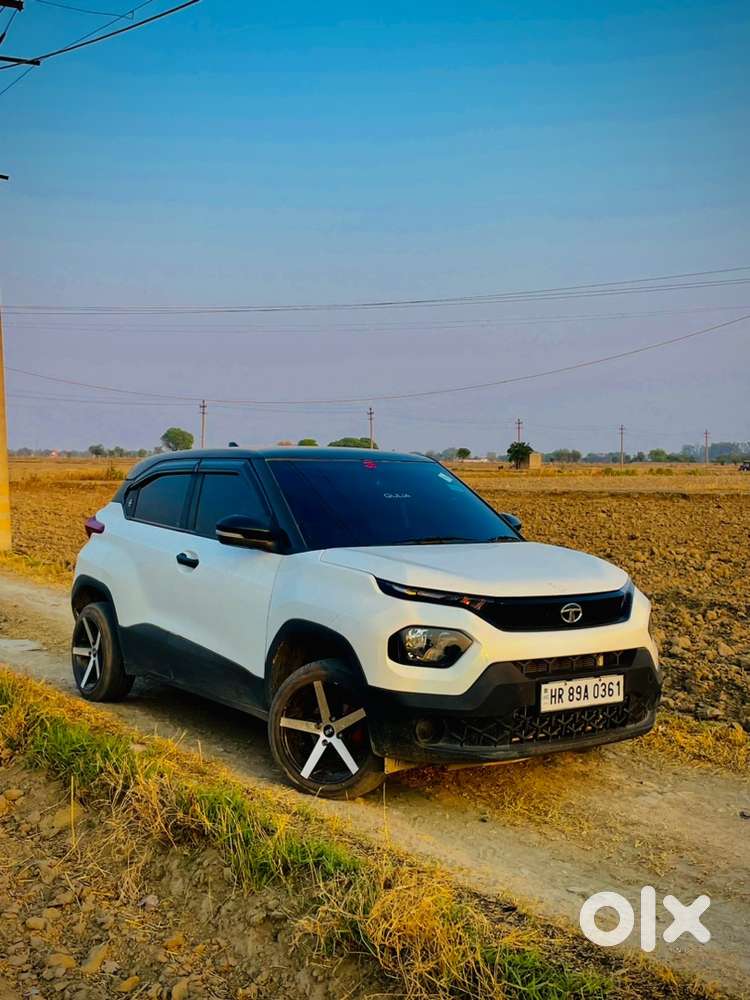 2023 Tata Punch Rhythm Icng