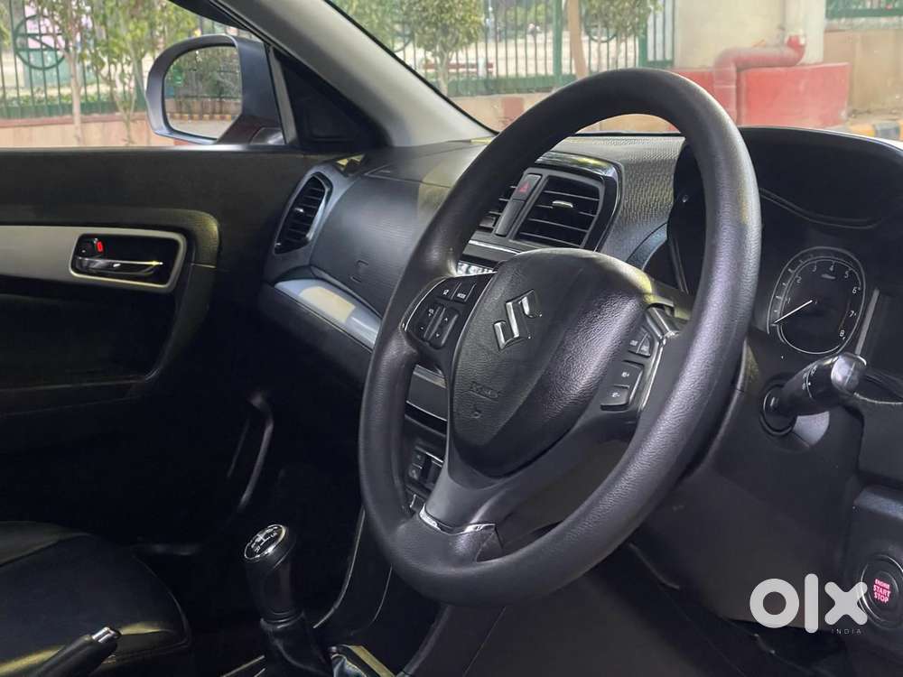 Maruti Suzuki Brezza 1.5 Zxi Smart Hybrid, 2020, Petrol