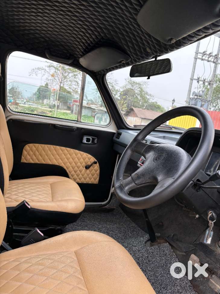 Ambassador, 2004, Petrol