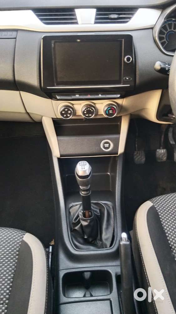 Renault Triber Rxz, 2020, Petrol