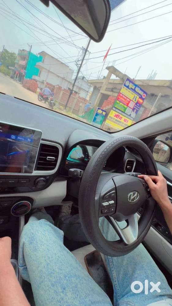 Hyundai Venue Petrol Manual 2025