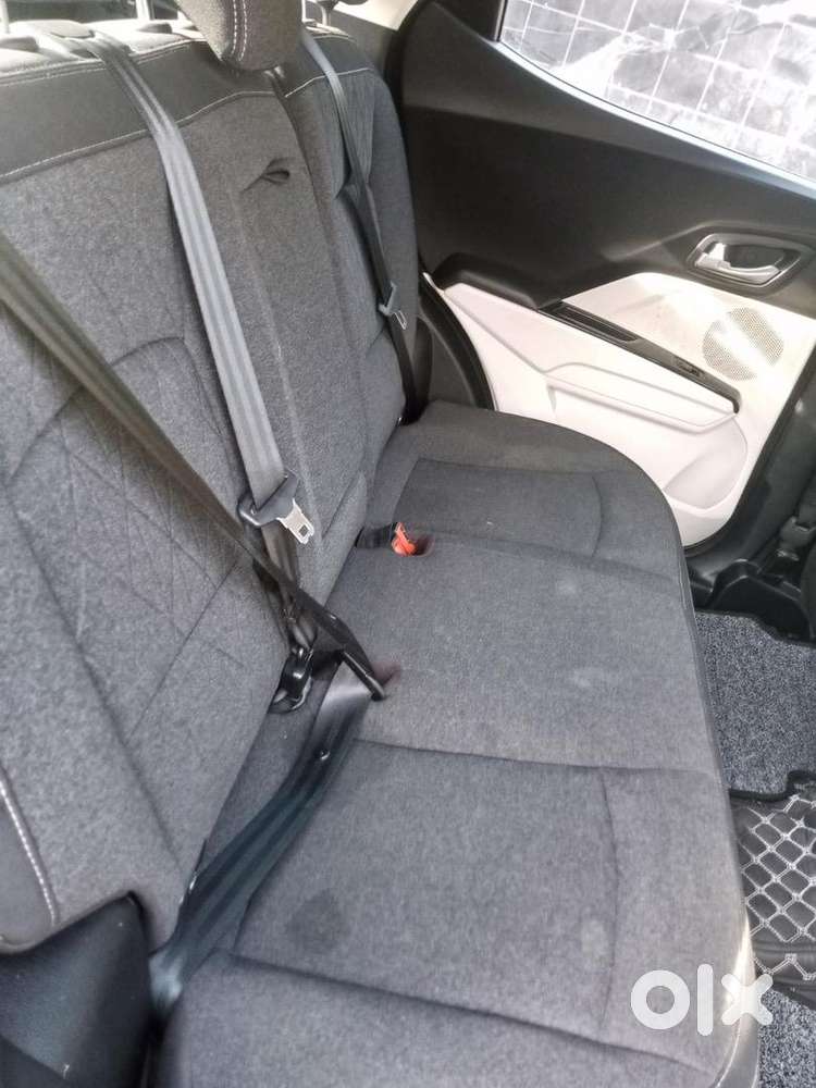 Mahindra Xuv 3xo 2025 Petrol Well Maintained