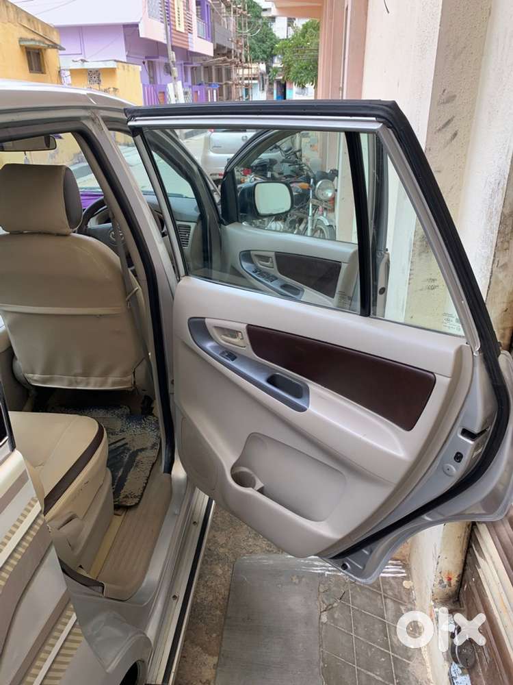 Toyota Innova Diesel Manual 2011 Year In Good & Excellent Condition