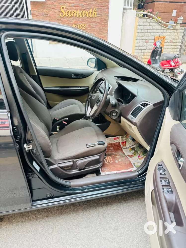Hyundai I20 Asta 1.2 O With Sunroof, 2011, Petrol