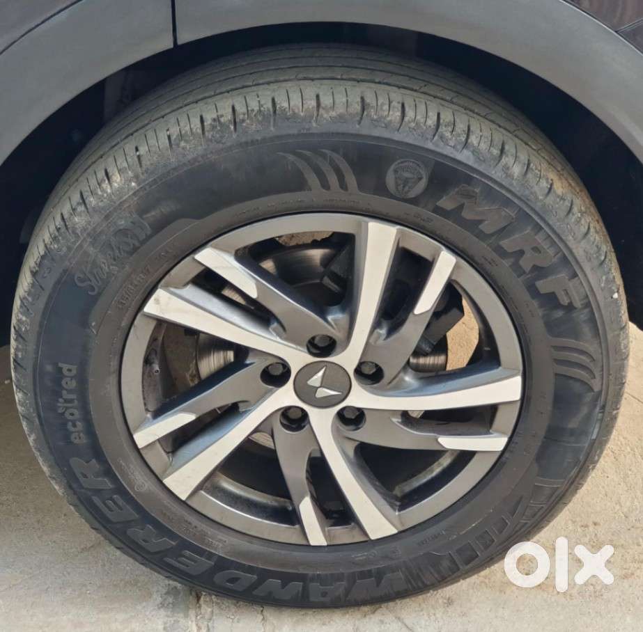 Mahindra Xuv700 2.2 Ax 5 Diesel At 7 Str, 2023, Diesel