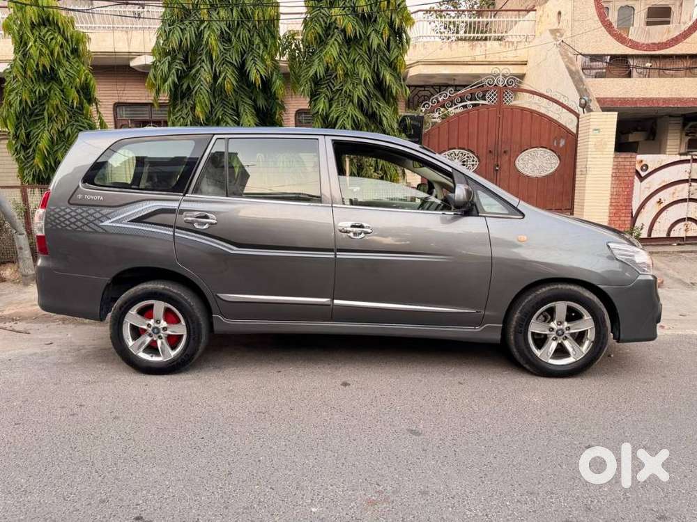 Toyota Innova 2.5 Gx 7 Seater Bs Iv, 2014, Diesel