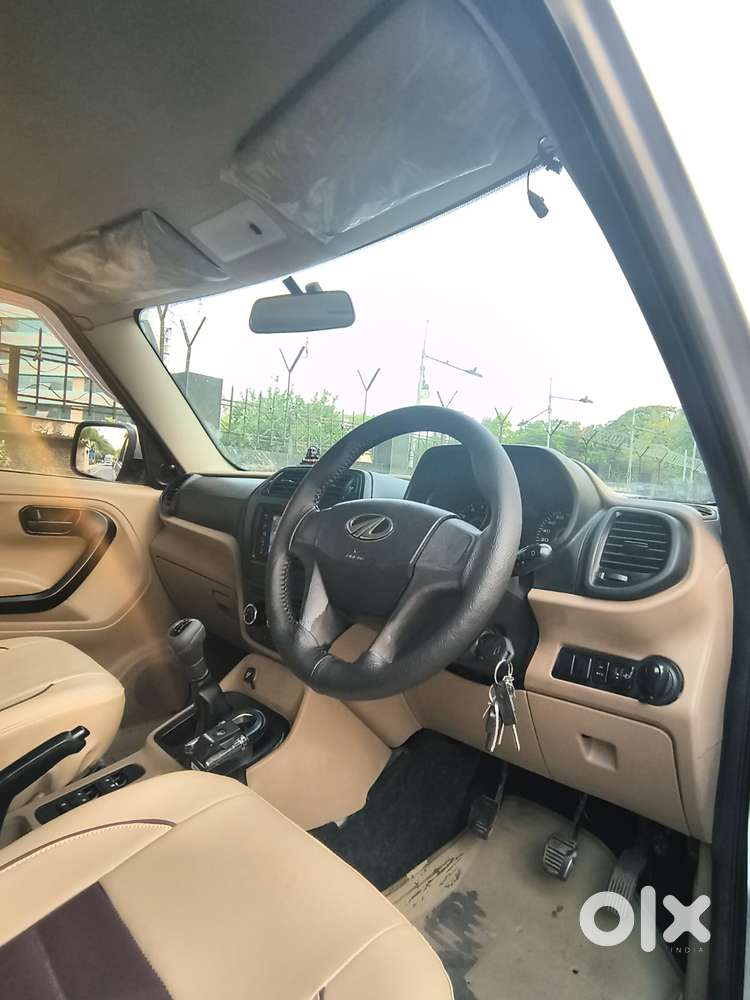 Mahindra Tuv 300 T4 Plus, 2017, Diesel