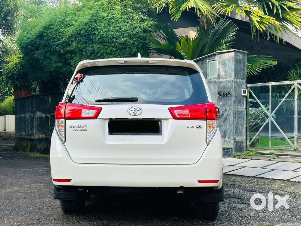 Toyota Innova Crysta