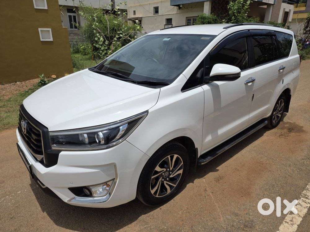 Toyota Innova Crysta 2.4 V 8 Str, 2025, Diesel