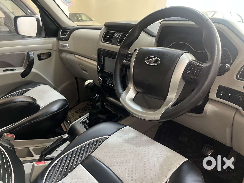 Mahindra Scorpio S10, 2015, Diesel