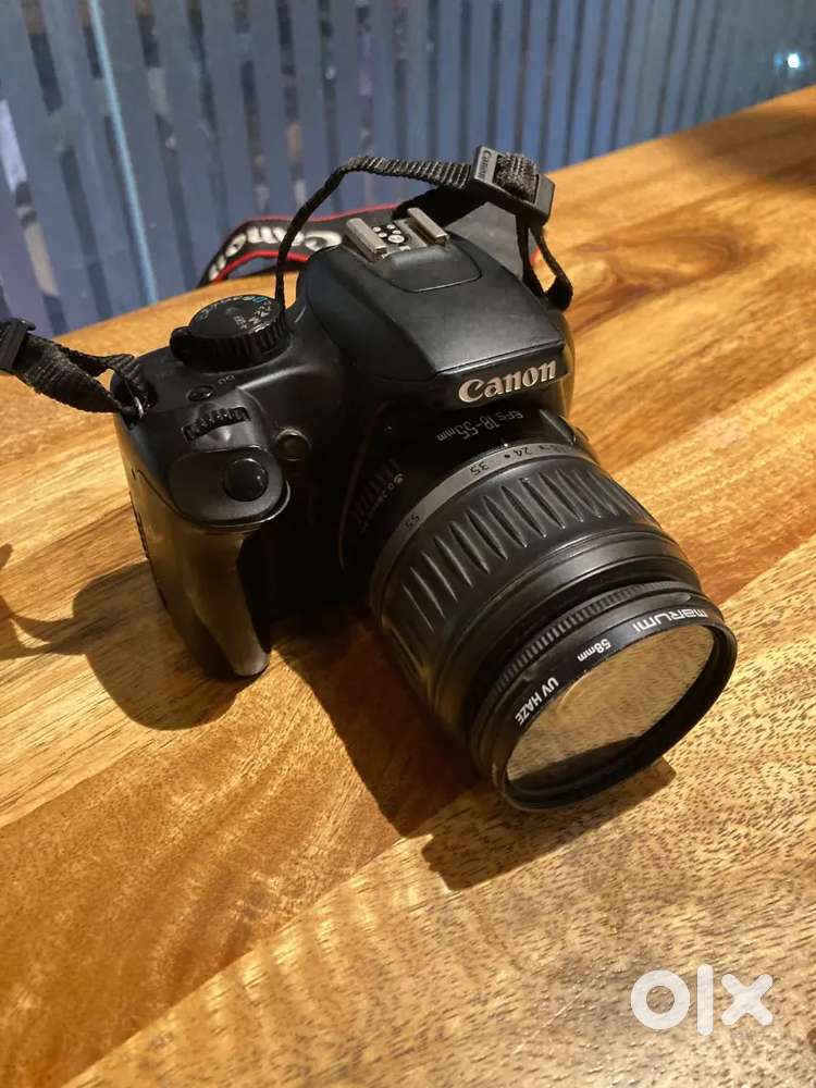 Canon D1000 Camera