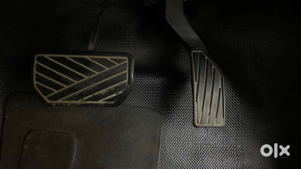 Maruti Suzuki Vitara Brezza 1.5 Vxi At, 2020, Petrol