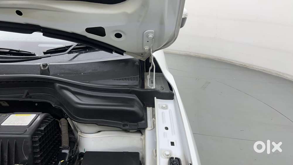 Mahindra Xuv300 W8 Option, 2024, Petrol