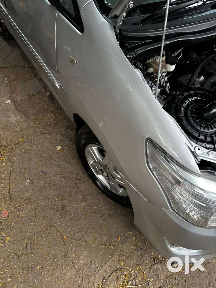 Toyota Innova 2.5 G (diesel) 8 Seater, 2012, Diesel
