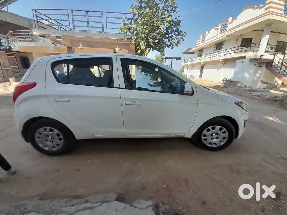 Hyundai  I20 2013 Diesel Well Maintained And Brand New  Ac Install