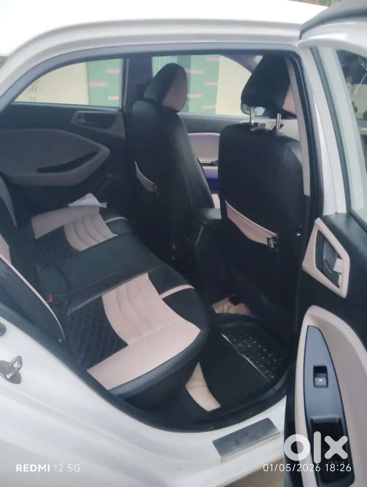 * Hyundai I20 Sportz *