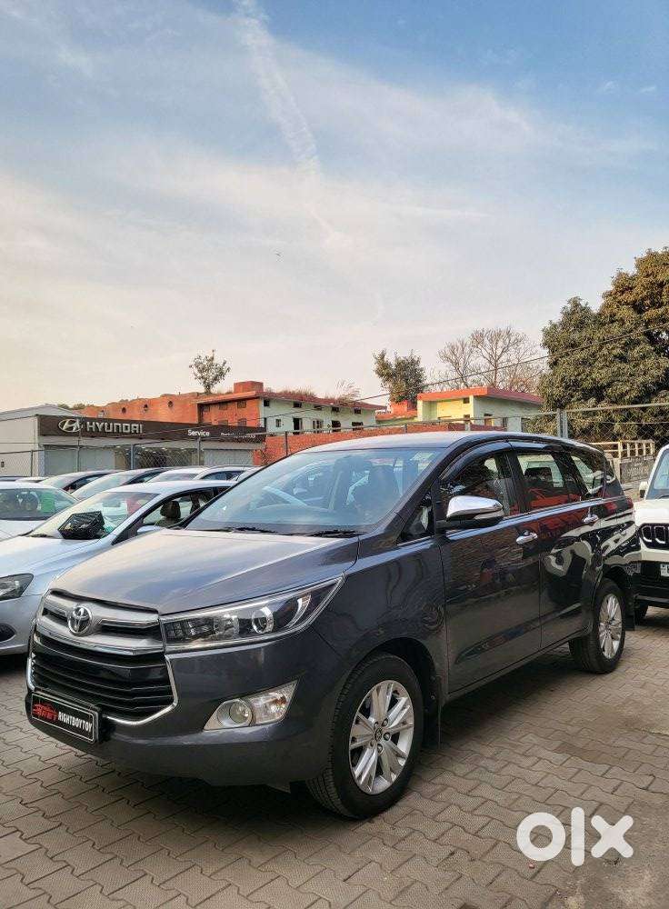 Toyota Innova Crysta 2.8z Automatic, 2016, Diesel
