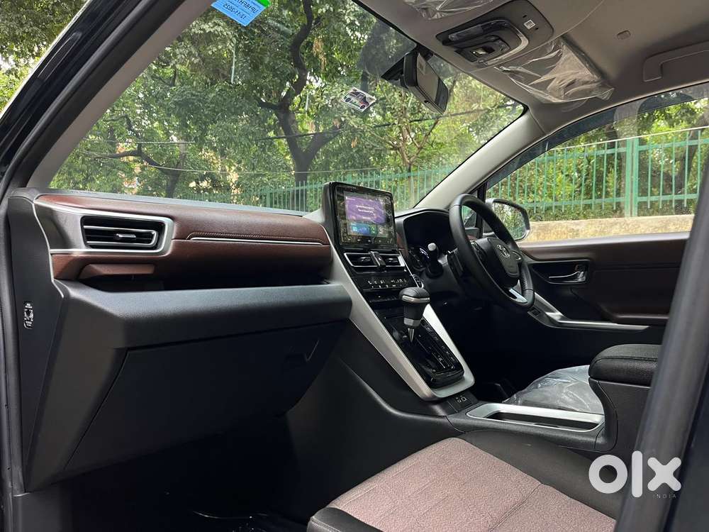 Toyota Innova Hycross 2.0 Vx Hybrid 7 Str, 2025, Petrol