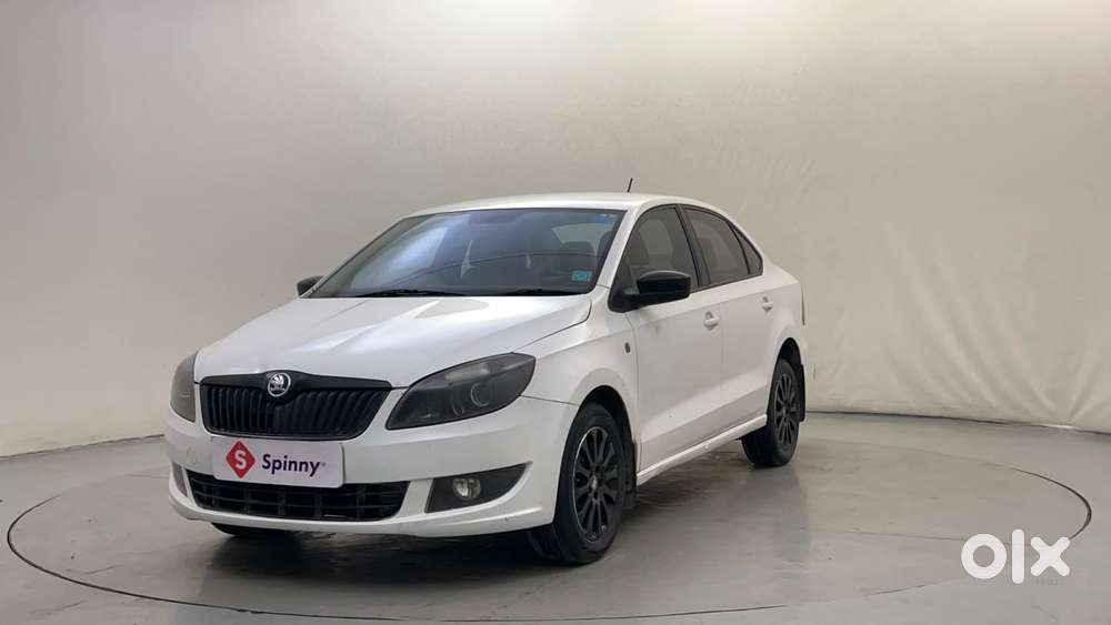 Skoda Rapid 1.6 Mpi Elegance Plus, 2015, Petrol