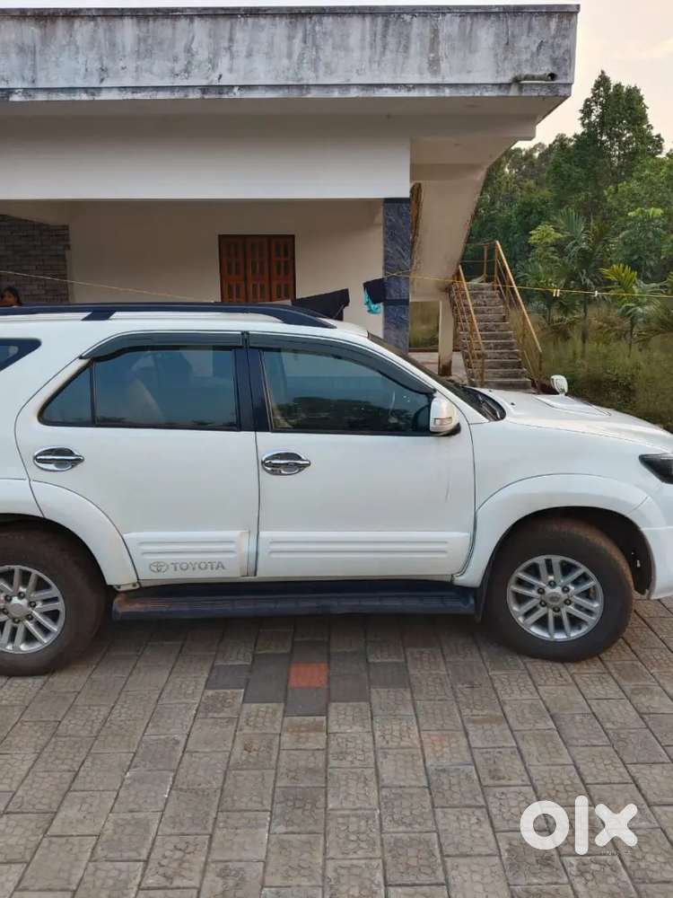 Toyota Fortuner 2013