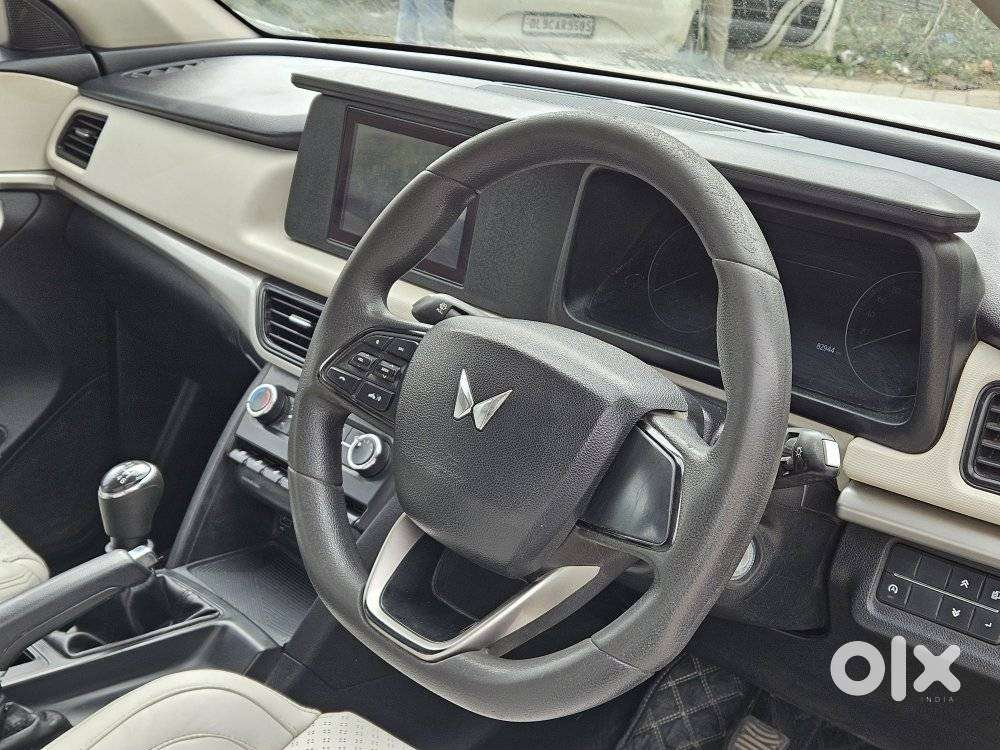 Mahindra Xuv700 2.2 Mx Diesel Mt 5 Str, 2023, Diesel