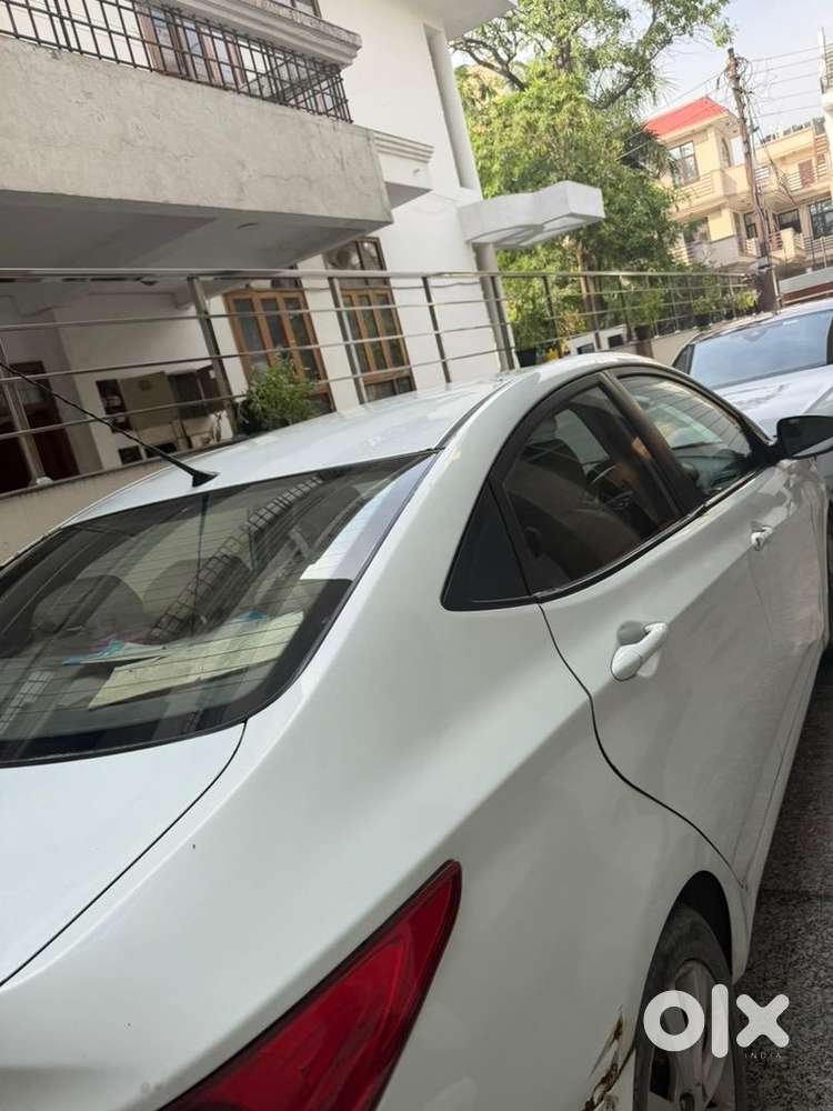 Hyundai Verna 2012 Petrol 125000 Km Driven