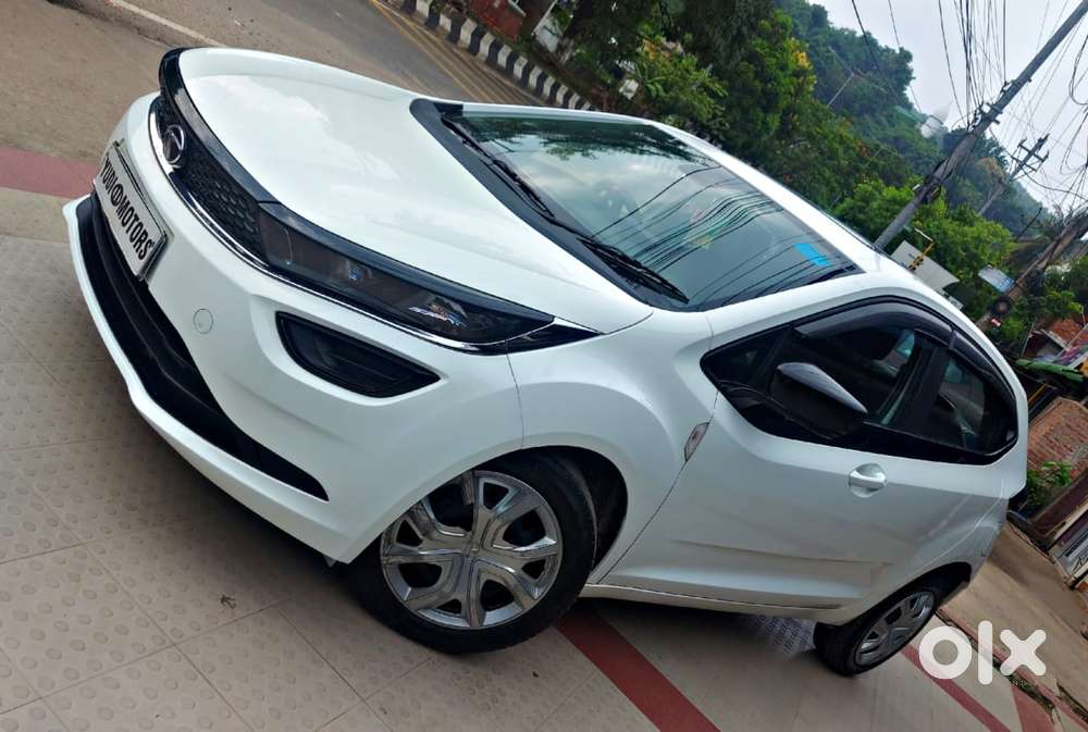 Tata Altroz 1.2 Xm Plus, 2024, Petrol