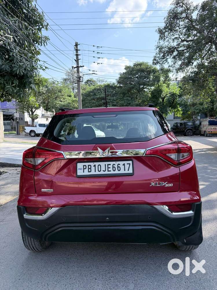 Mahindra Xuv300 1.2 W6 Amt Petrol, 2023, Petrol