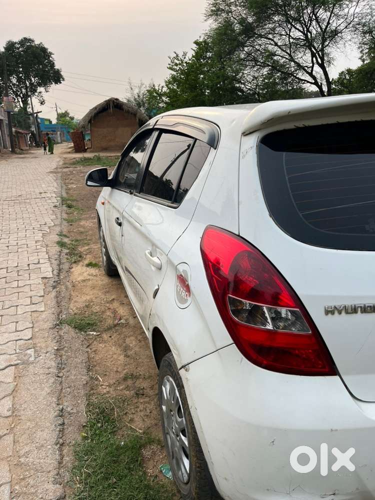 Hyundai I20 Petrol Manual 2012