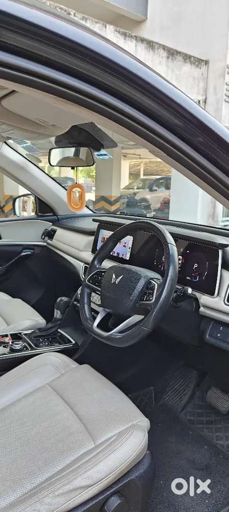 Mahindra Xuv700 Ax7l P At  2.0 2023