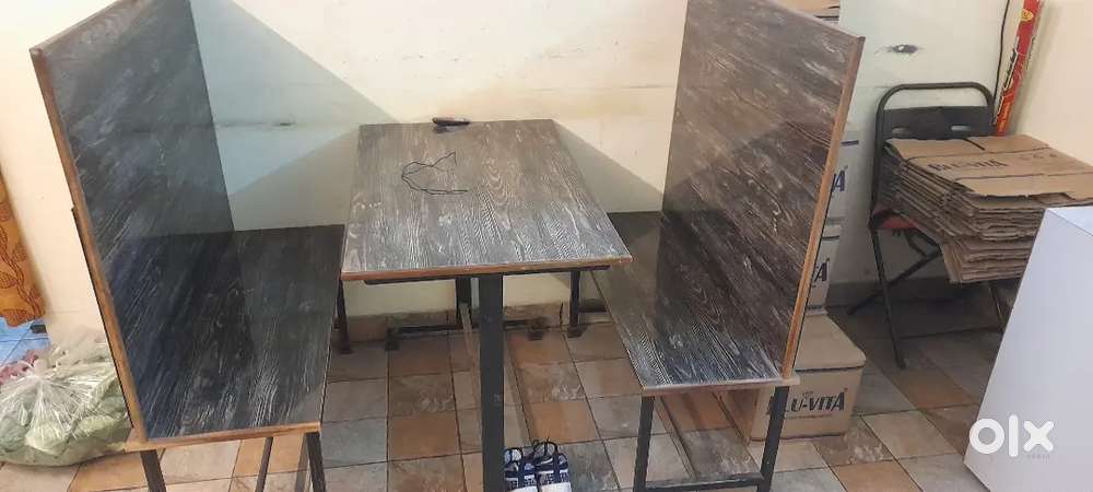 Dining tables for restaurants