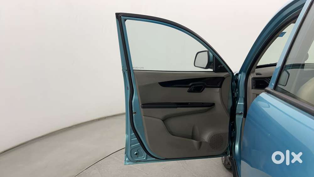 Mahindra Kuv 100 2016-2017 Mfalcon G80 K4 5str, 2016, Petrol