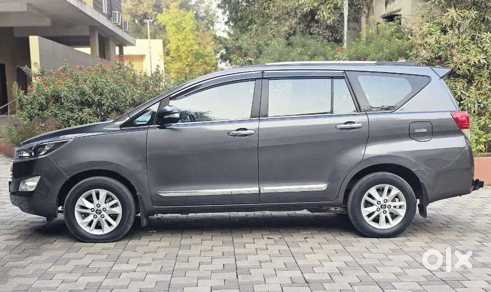 Toyota Innova Crysta 2017 Diesel 143000 Km Driven