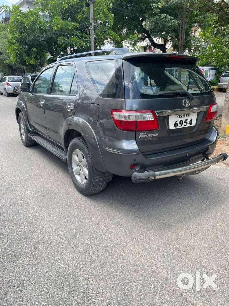 Toyota Fortuner 3.0 4x4 Manual, 2010, Diesel