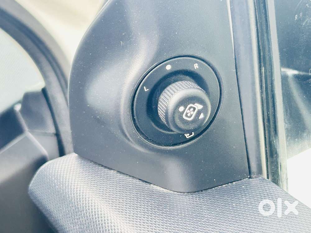 Tata Nexon 1.2 Revotron Xm (s), 2022, Petrol