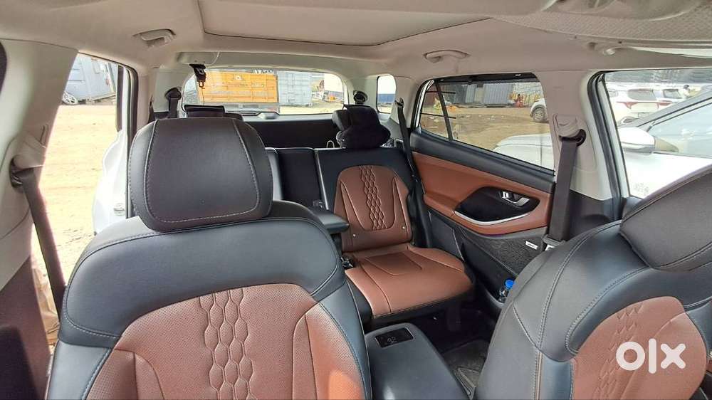 Hyundai Alcazar 2024, Panaromic Sunroof With Bluelink