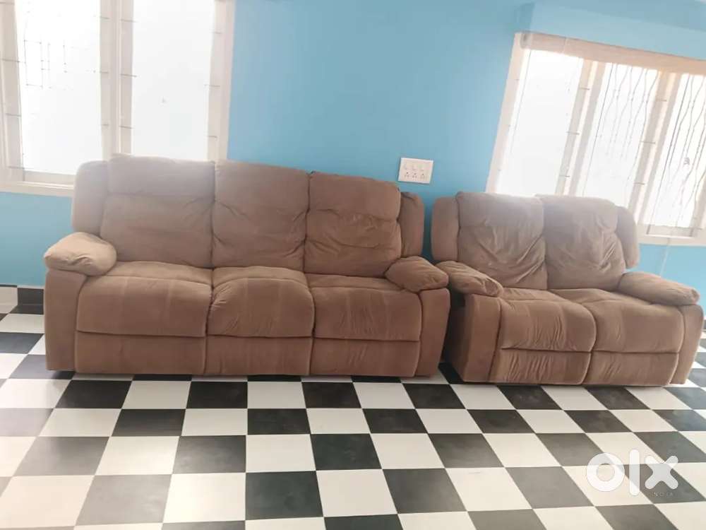 Recliner sofa