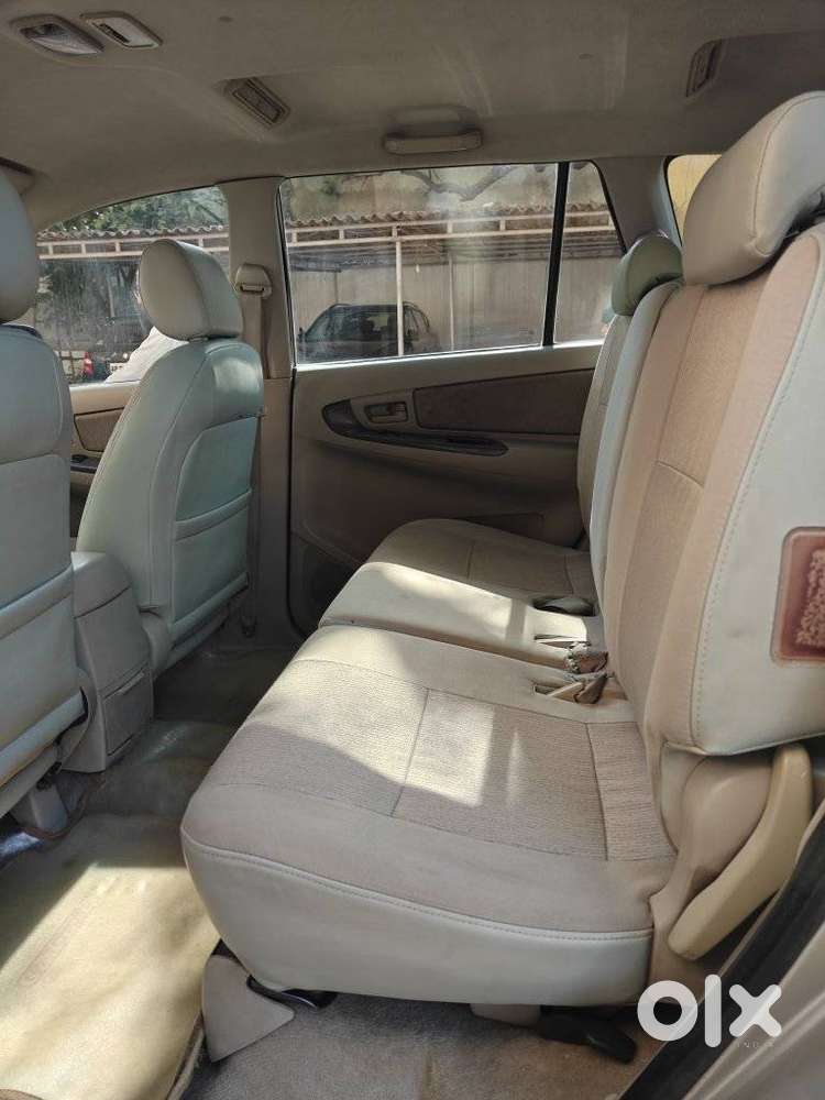 Toyota Innova 2004-2011 2.0 G (petrol) 8 Seater Bs Iv, 2009, Petrol