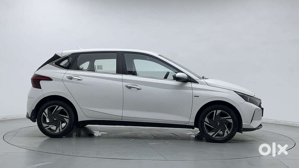 Hyundai I20 Asta (o) 1.2 Ivt Dual Tone, 2021, Petrol