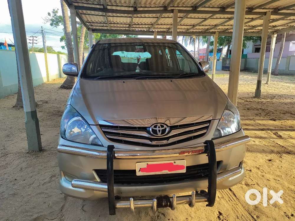 Toyota Innova 2012 Diesel Well Maintained