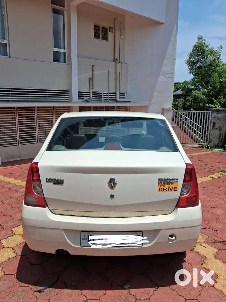 Mahindra Renault Logan Petrol 2013