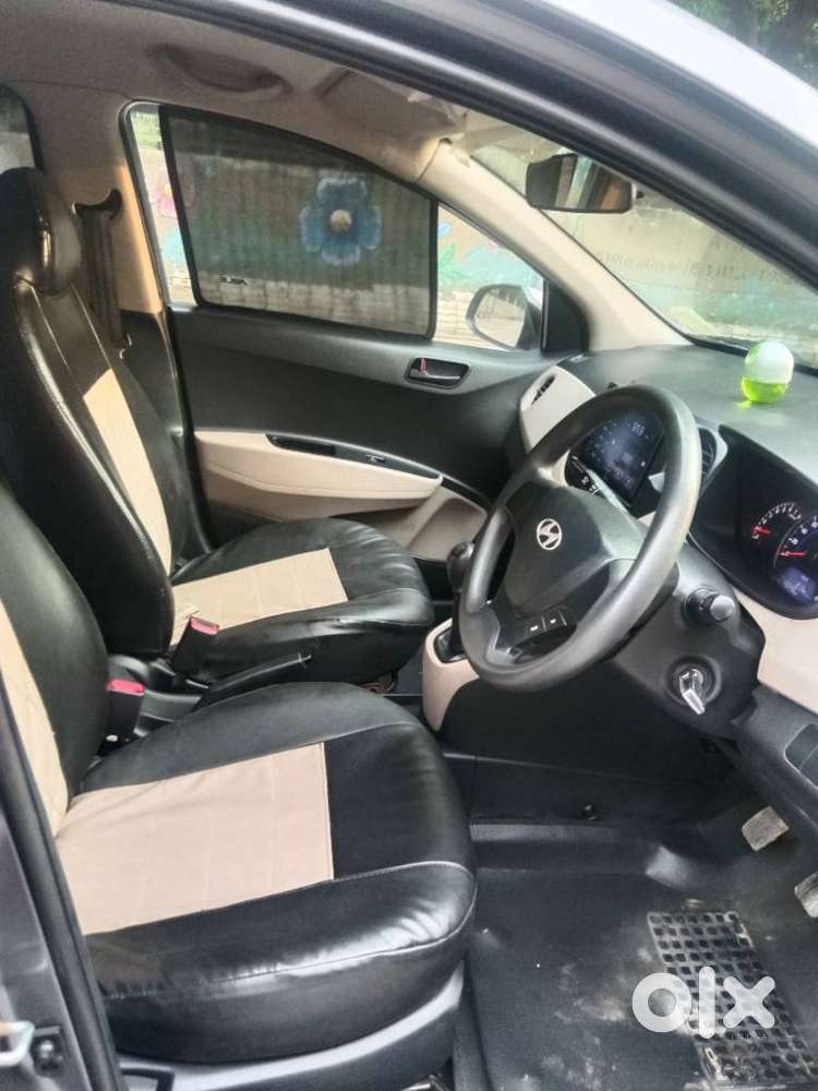 Hyundai Grand I10 Sportz, 2015, Petrol