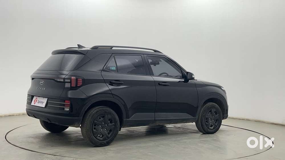 Hyundai Venue S (o) 1.2 Petrol Knight Edition, 2023, Petrol