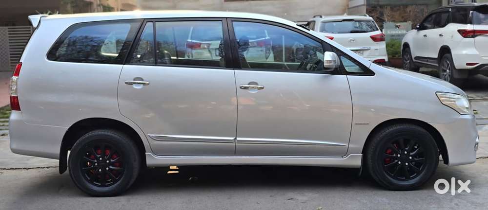 Toyota Innova 2.5 Vx (diesel) 8 Seater Bs Iv, 2014, Diesel