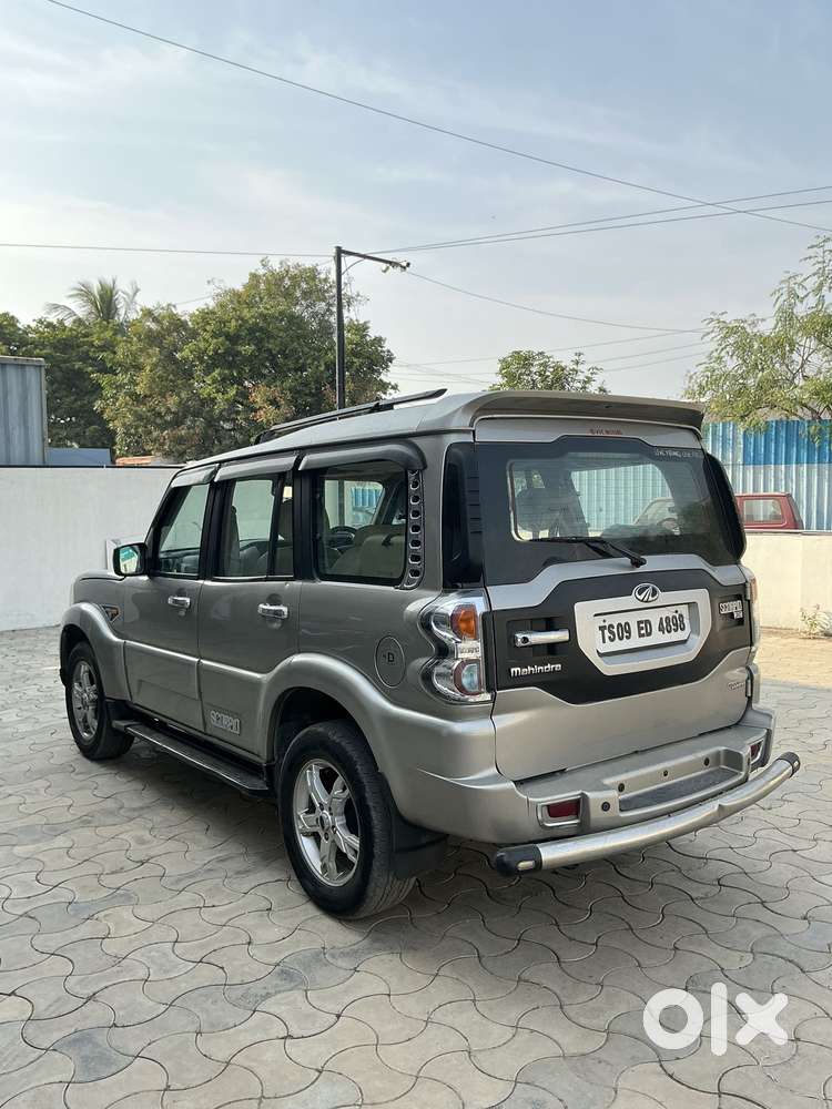 Mahindra Scorpio S10, 2015, Diesel