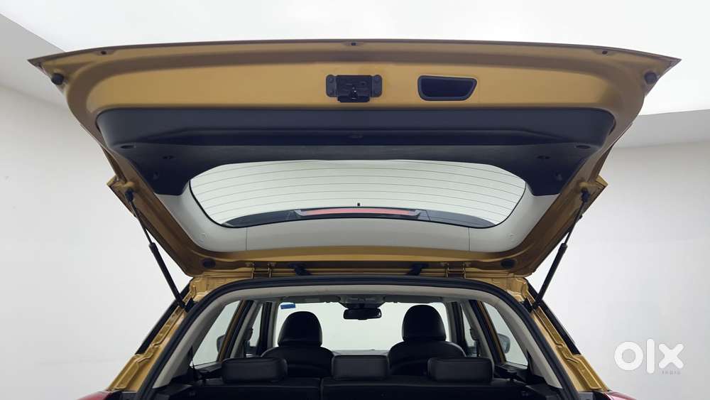 Mahindra Xuv300 W8 Option, 2022, Petrol