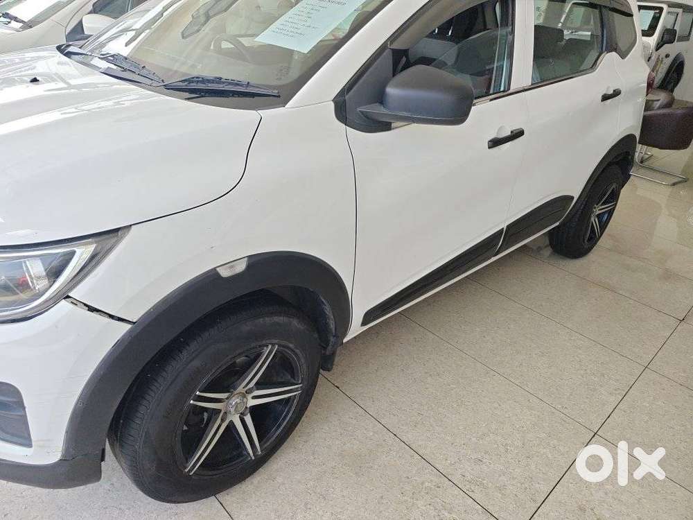 Renault Triber, 2022, Petrol