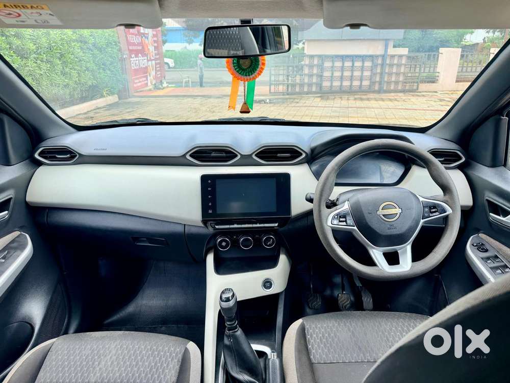 Nissan Magnite 1.0 Xv Premium, 2023, Petrol