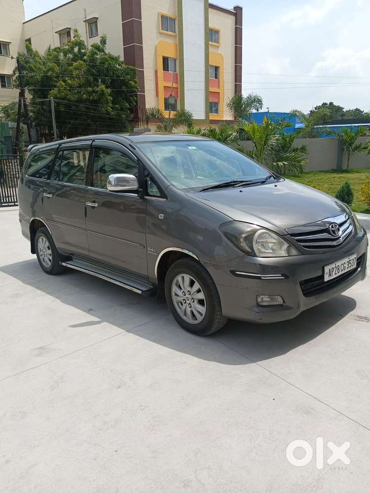 Toyota Innova Diesel 2011