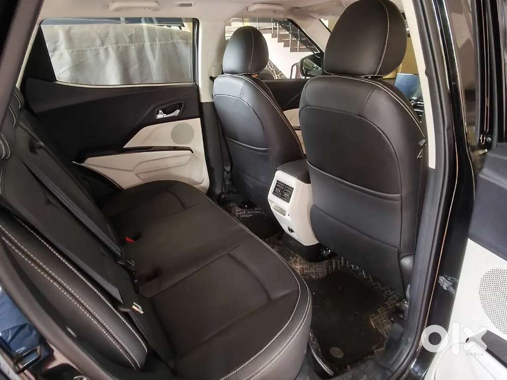 Mahindra Xuv 3xo Revx A 2025 Petrol 1730 Km Driven